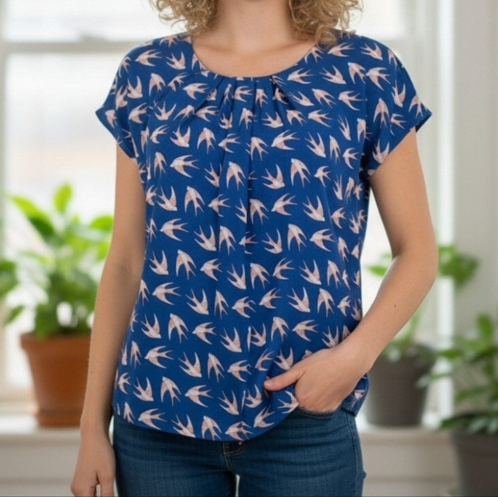 Boden‎ Blue Esme Swallows Bird Print Shirt Blouse Size 4 Cap Sleeve Silk Blend